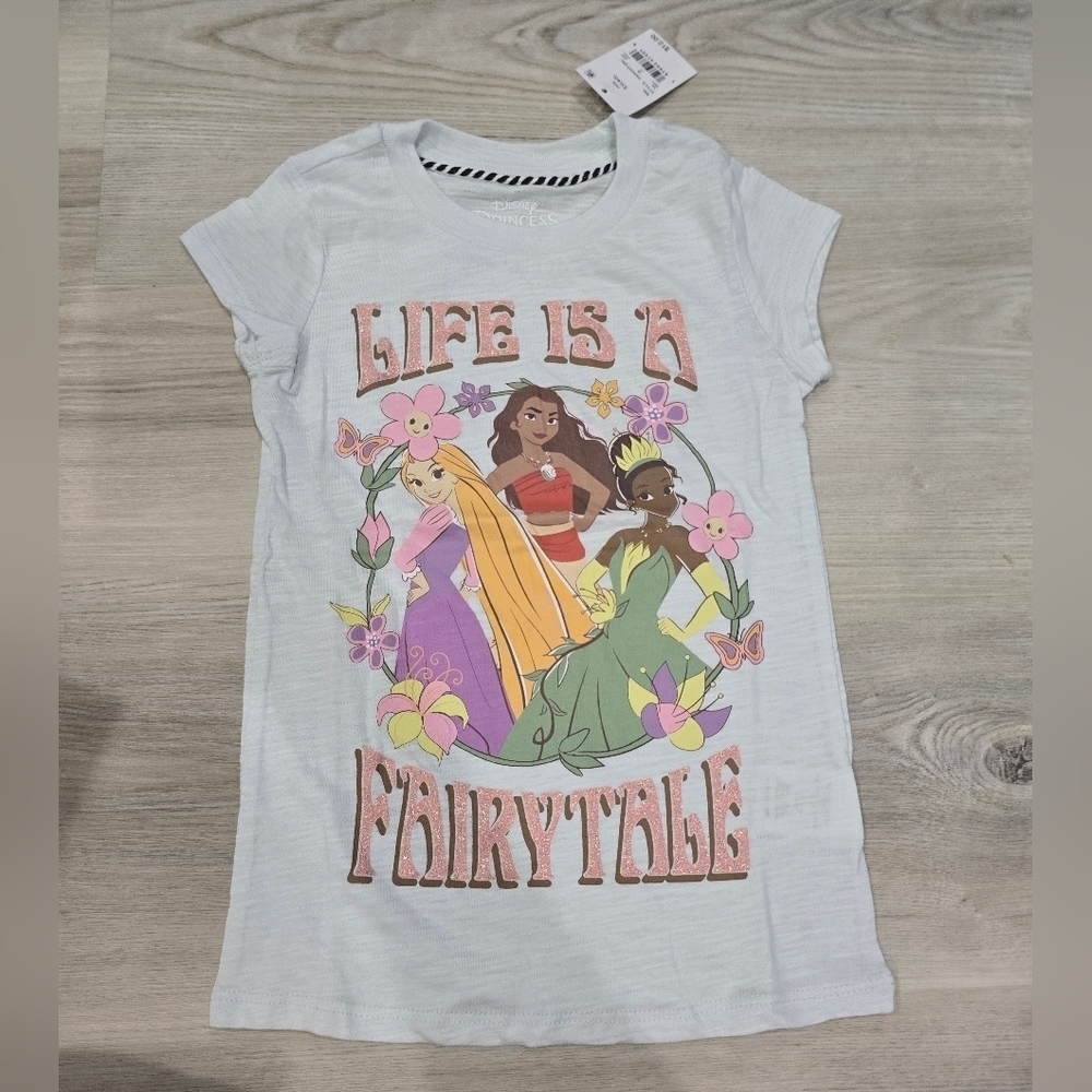 Disney Princess Life is a Fairytale Graphic T-Shirt NWT Size XS (4/5)